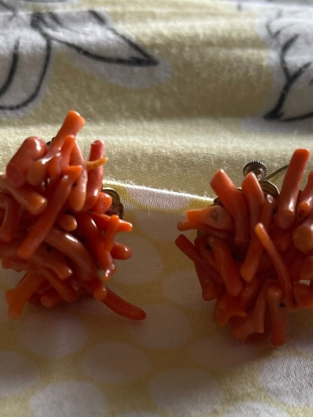 Vintage Coral Earrings Screw Back